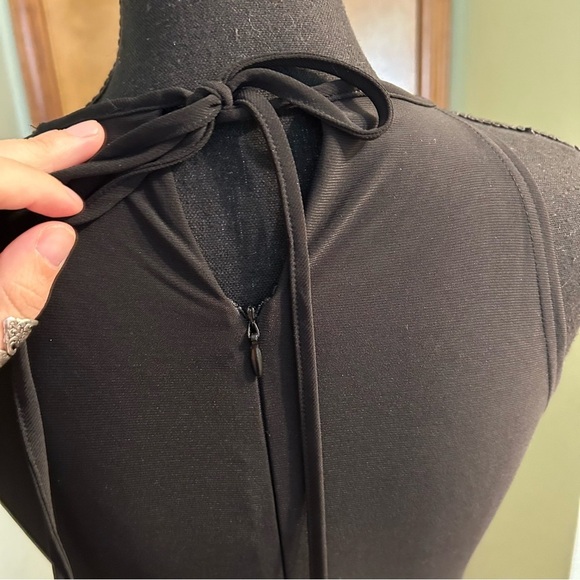 R&M Richards black sleeveless dress with sequins keyhole opening mid length 6 - Picture 7 of 13